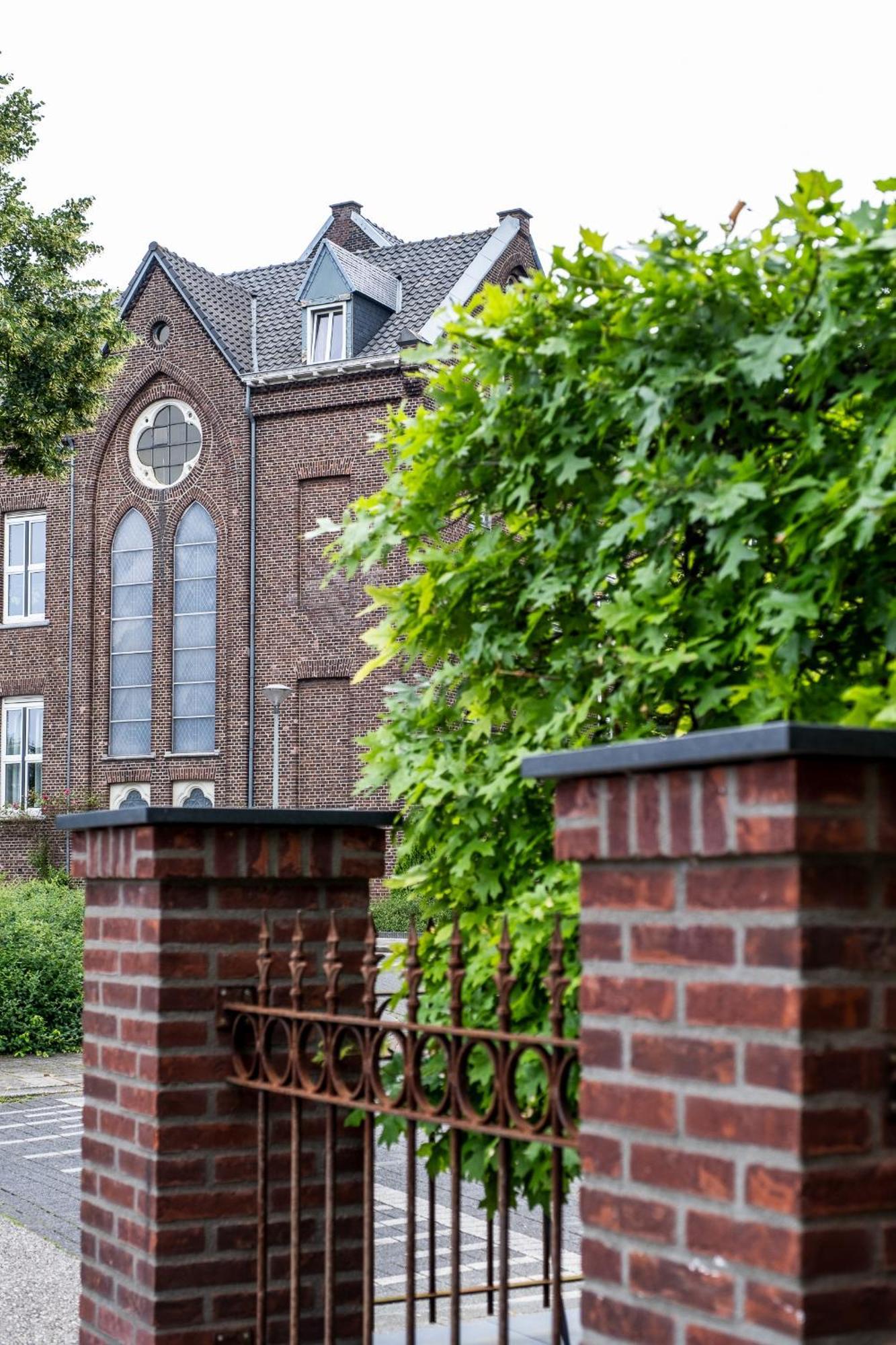 Bb Aan De Kapel Bed & Breakfast Roermond Exterior photo