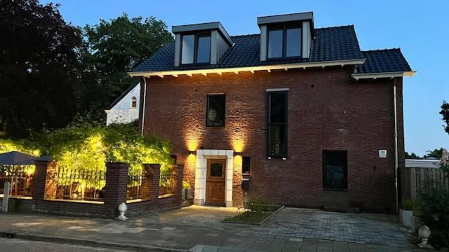 Bb Aan De Kapel Bed & Breakfast Roermond Exterior photo